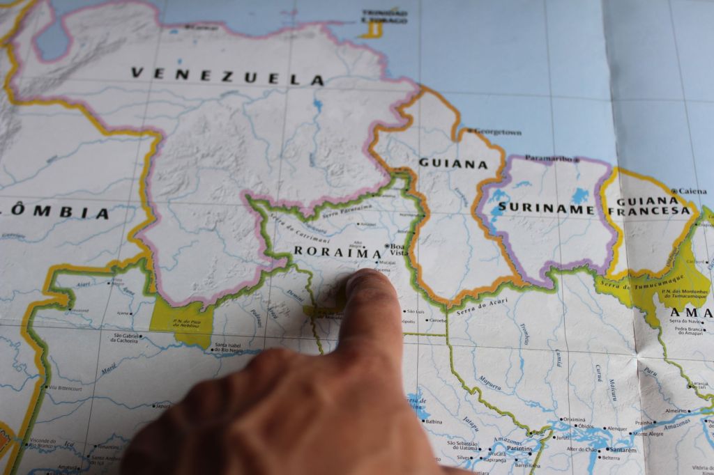 Neocolonialismo e crise das democracias&nbsp;nacionais